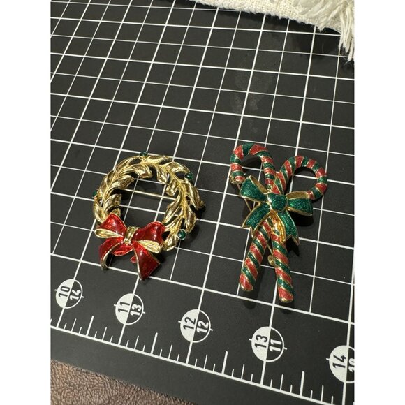 Vintage Christmas Brooches: Festive Wreath & Candy Cane Pins - Gold Tone Enamel - Picture 5 of 5
